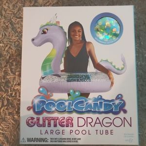 Large pool float